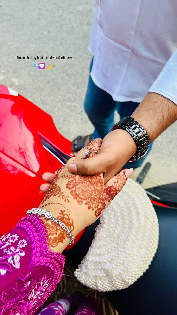 Couple Hand DP