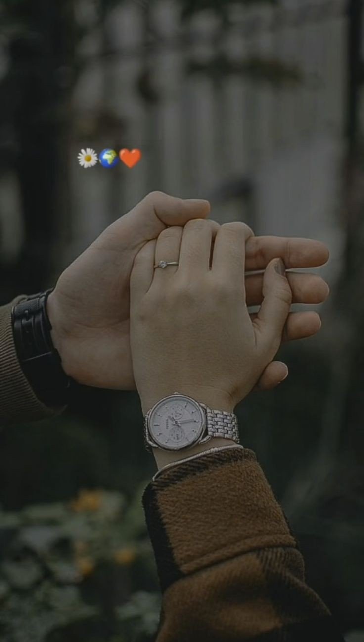 Couple Hand DP