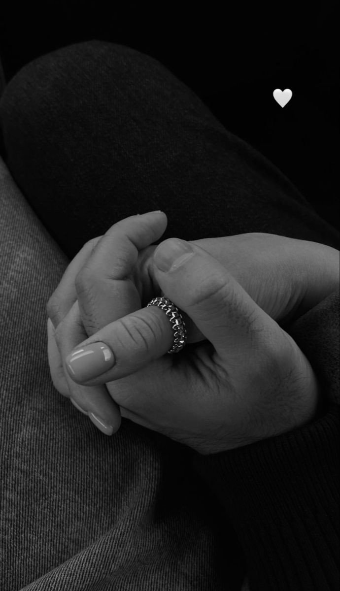Couple hand Pic original