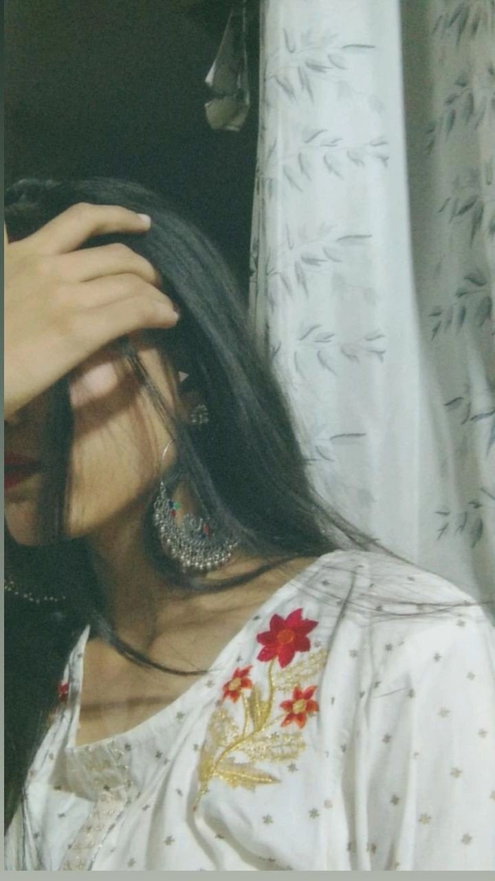 Hidden face girl pic for Instagram short hair
