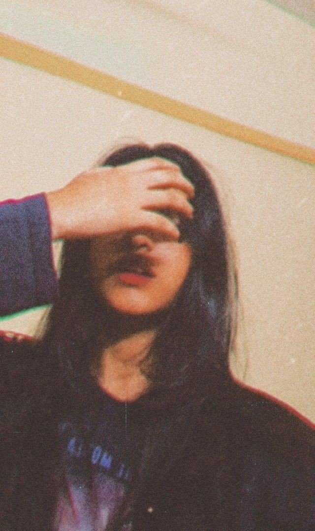 Hidden face girl pic for Instagram short hair