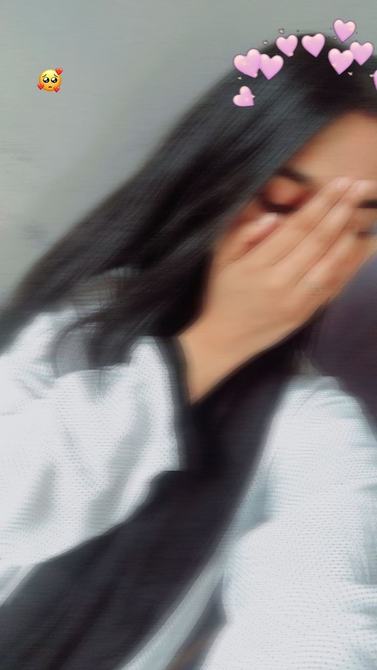 Hidden face girl pic for Instagram short hair