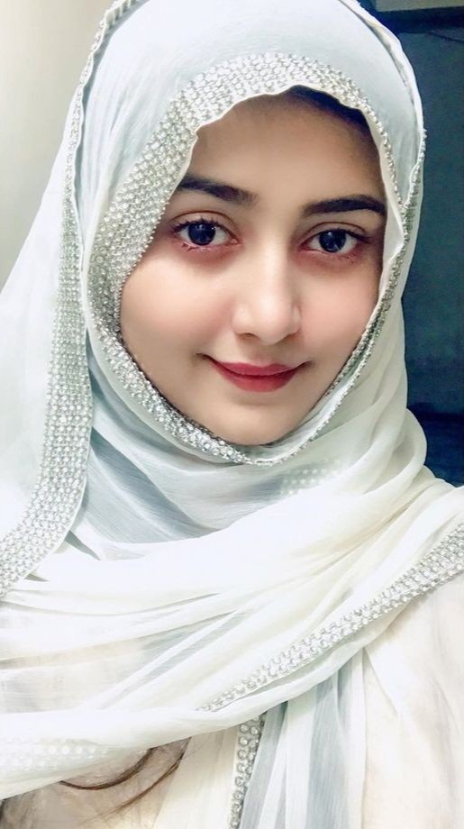 Instagram Stylish hijab girl
