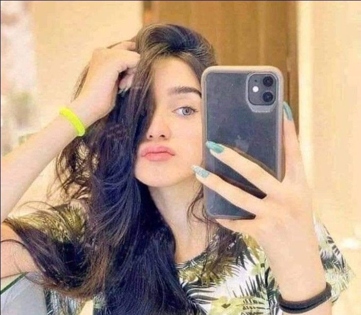 Simple cute girl pic