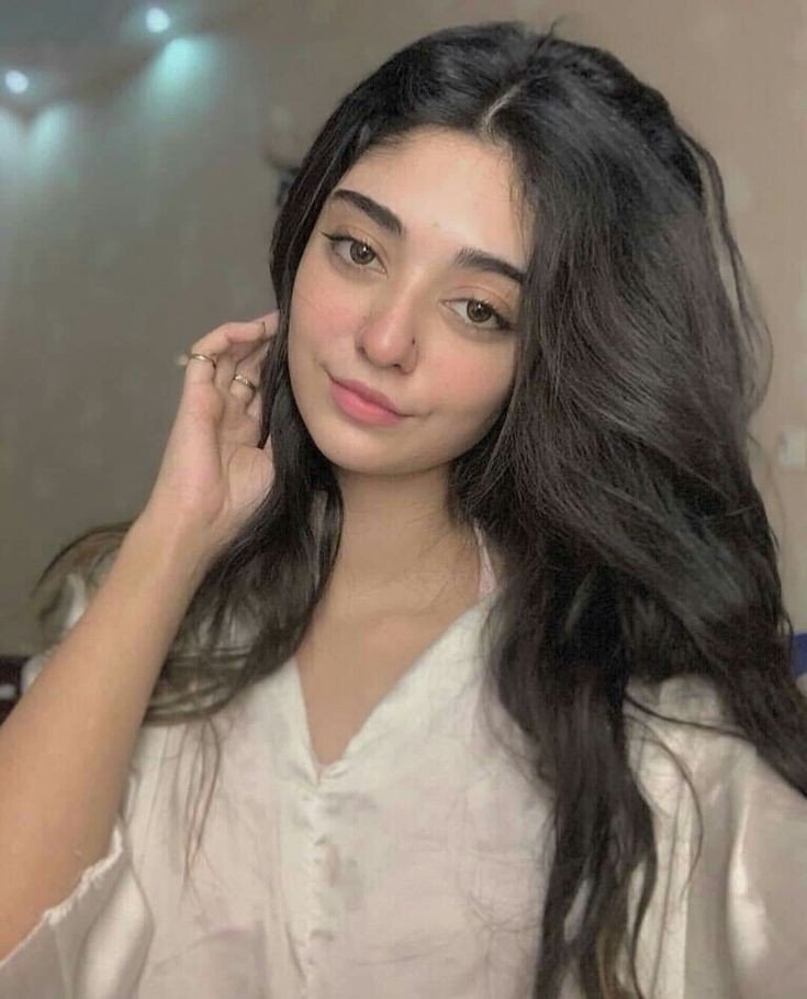 Simple cute girl pic