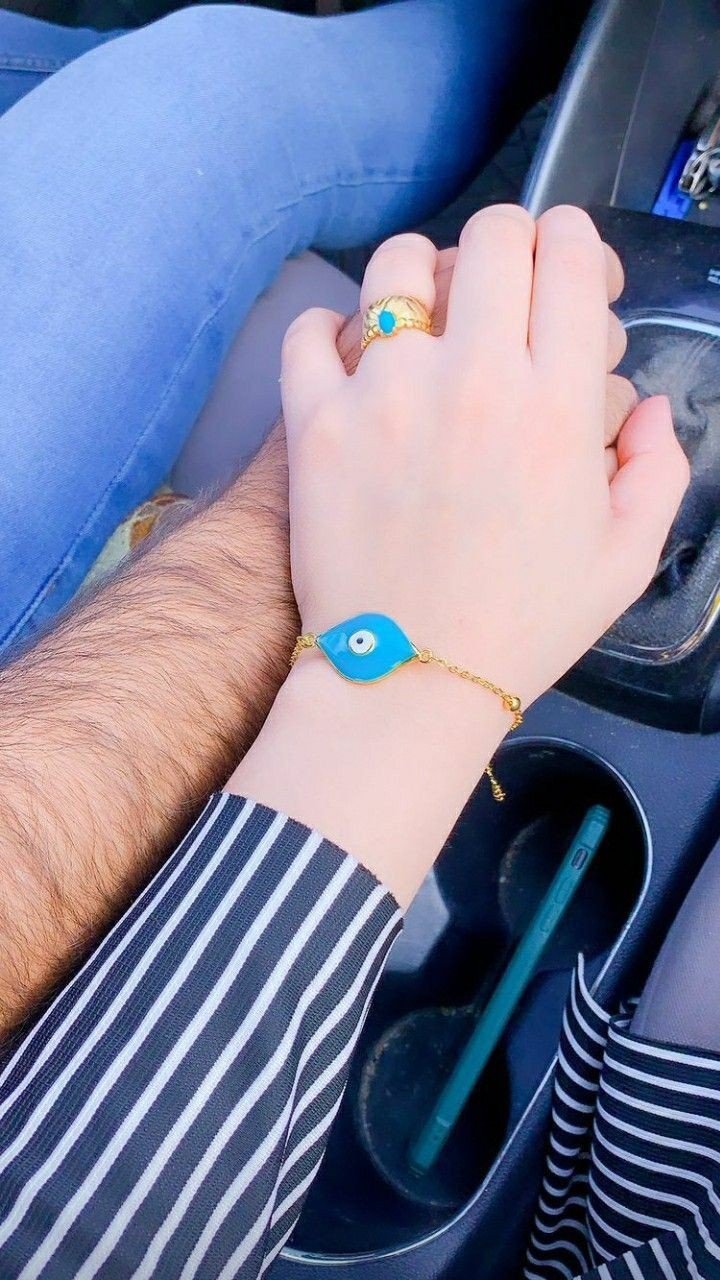 beautiful couple hand dp