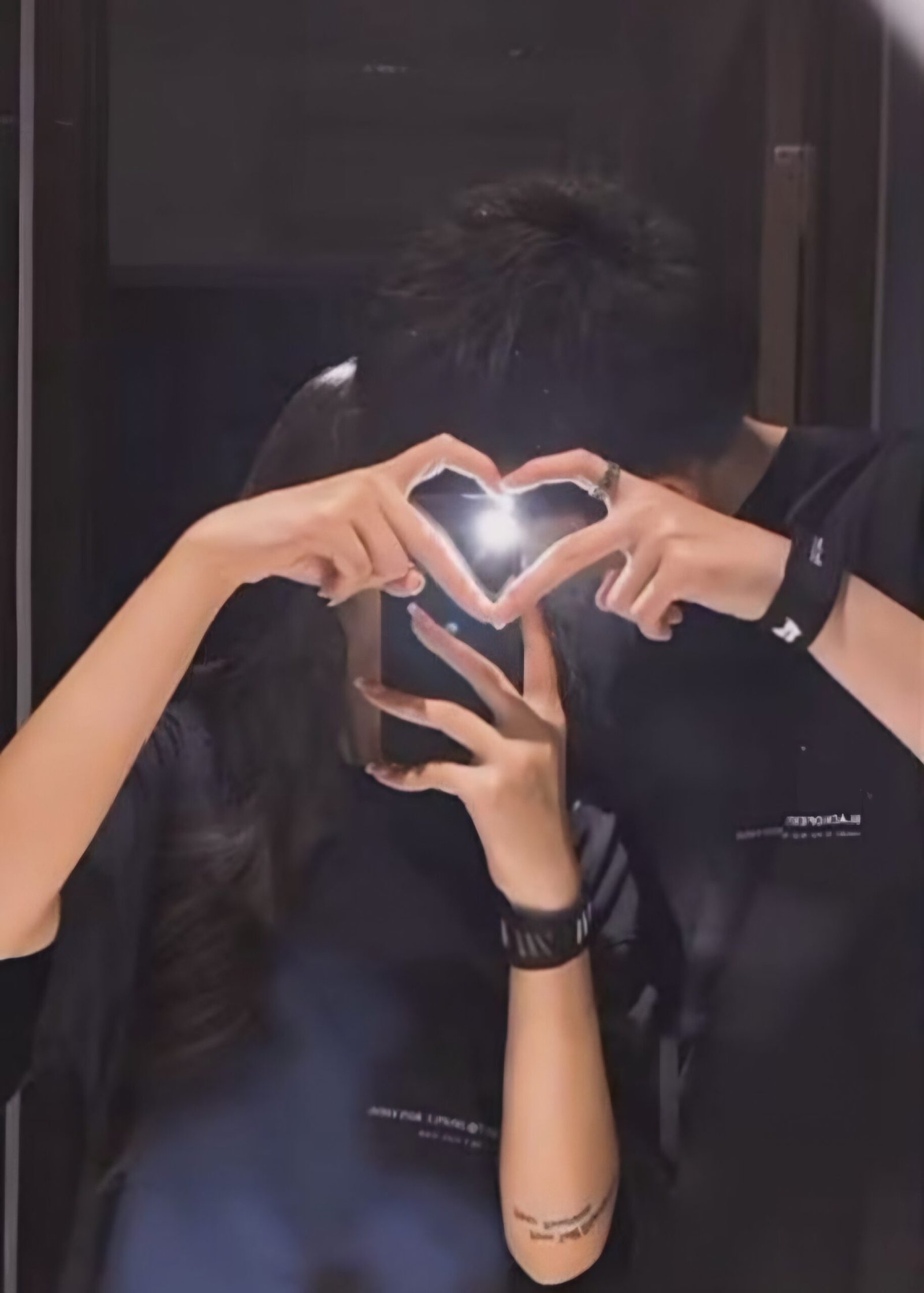 couple hand dp pic for Instagram