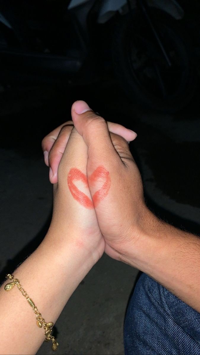 couple hand dp pic for Instagram