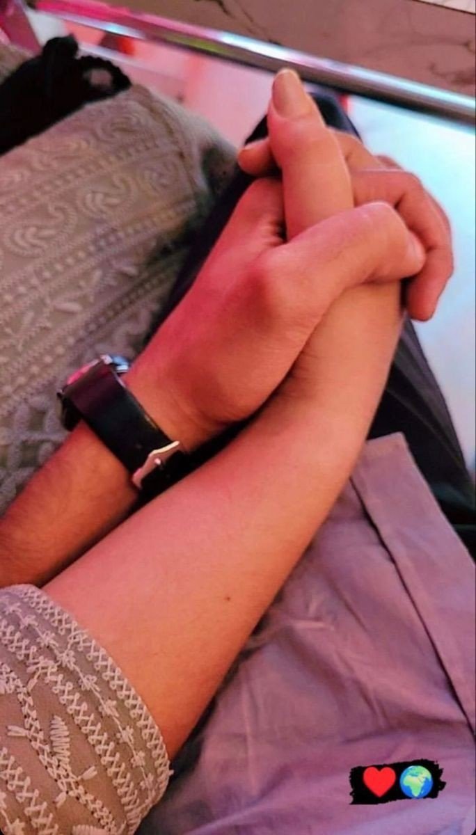 couple hand profile pictures