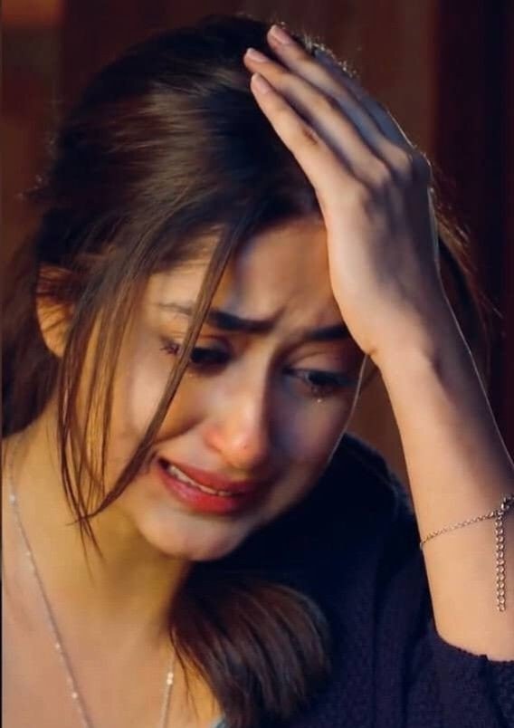 crying girl dp