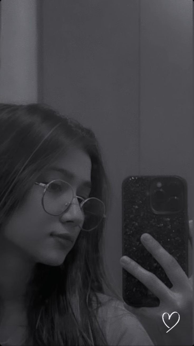 cute girl hide face dp