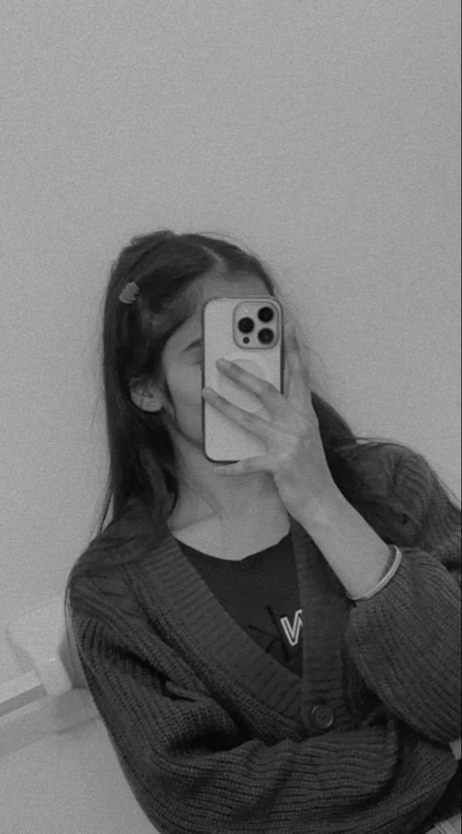 cute girl hide face dp