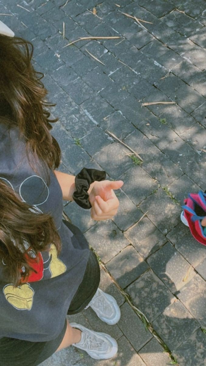 cute girl hide face dp