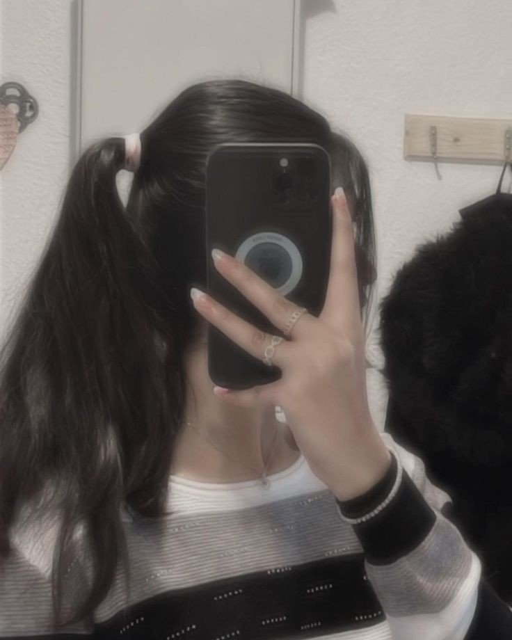 cute girl pic for dp hidden face