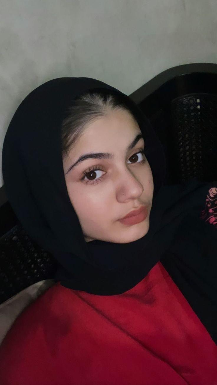 cute hijab girl profile pic
