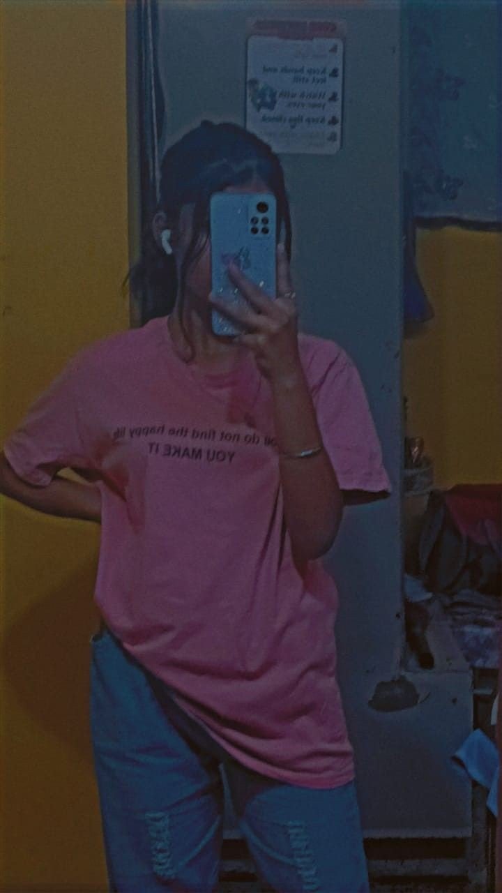 hidden face girl pic for instagram