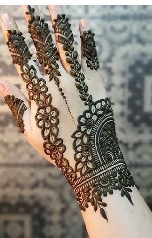 mehndi design girl photo