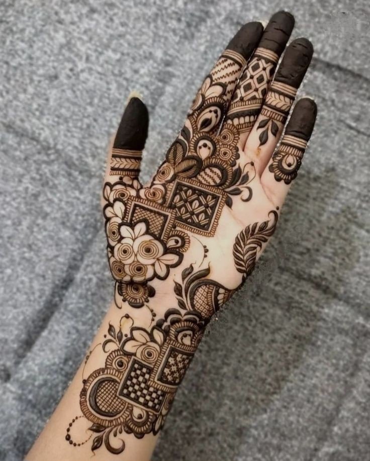 new mehndi design photo girl