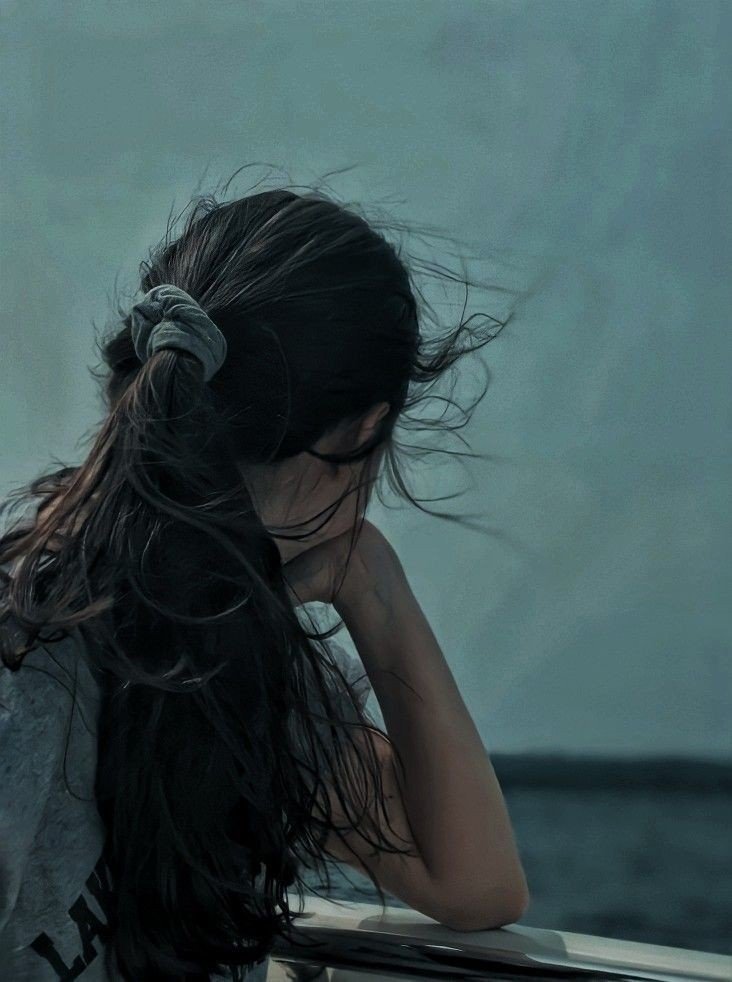sad girl whatsapp dp