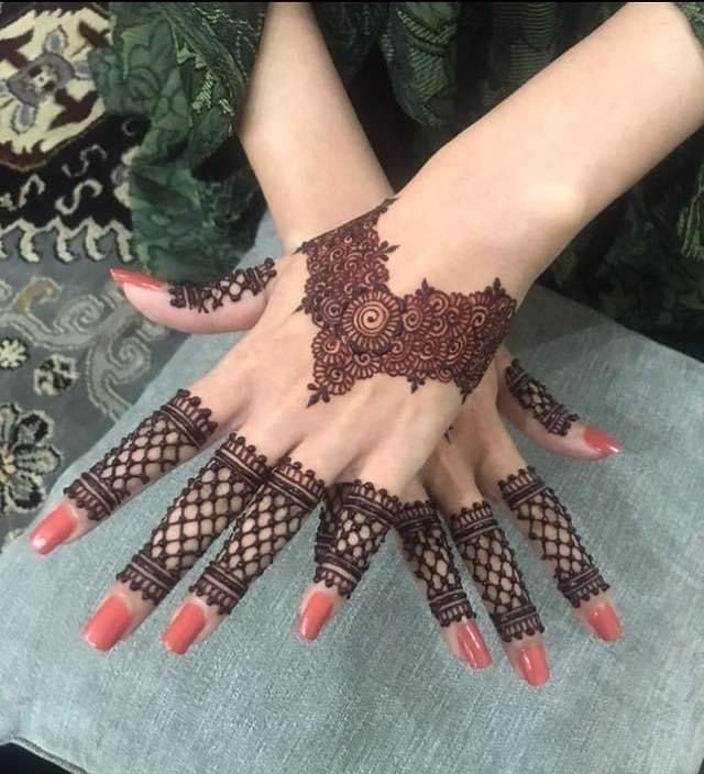 simple mehndi designs for girls