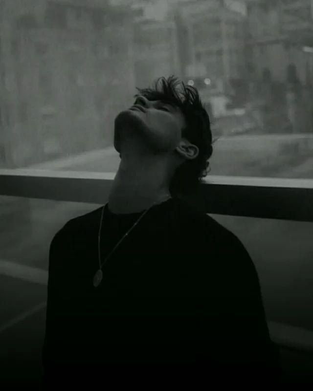 stylish sad boy dp
